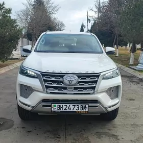 Toyota Fortuner 2022