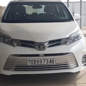 Toyota Sienna 2020