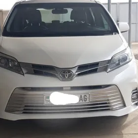 Toyota Sienna 2020