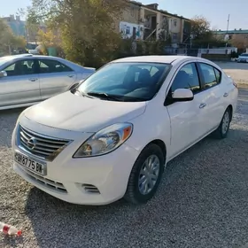 Nissan Versa 2013