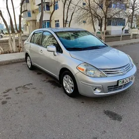 Nissan Versa 2011