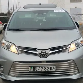 Toyota Sienna 2019