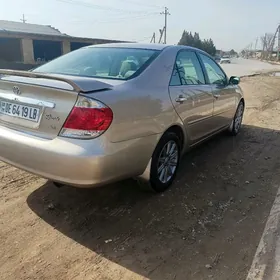 Toyota Camry 2004