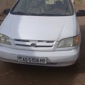 Toyota Sienna 1999