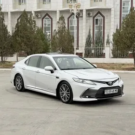Toyota Camry 2021
