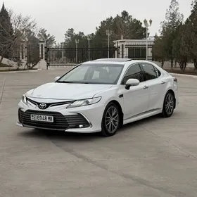 Toyota Camry 2021