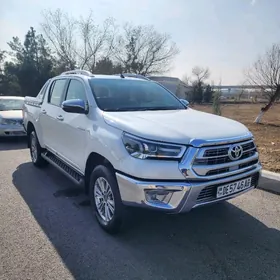 Toyota Hilux 2022