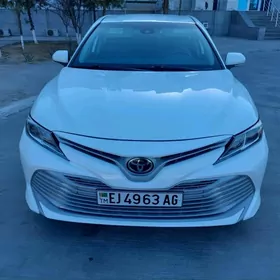 Toyota Camry 2020