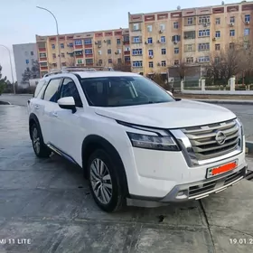 Nissan Pathfinder 2024