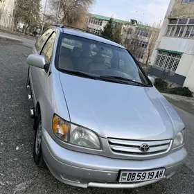 Toyota Sienna 2002