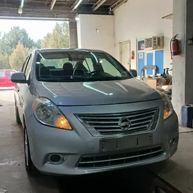 Nissan Versa 2014