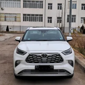 Toyota Highlander 2020