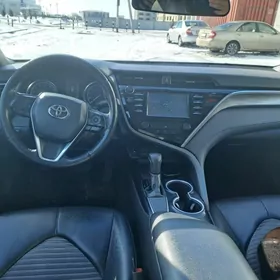 Toyota Camry 2018