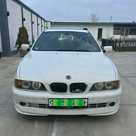 BMW E39 2001