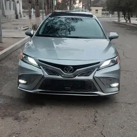 Toyota Camry 2021