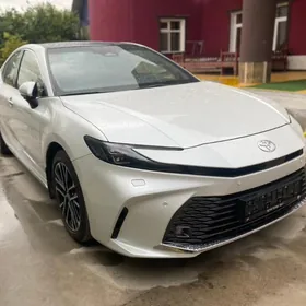 Toyota Camry 2025