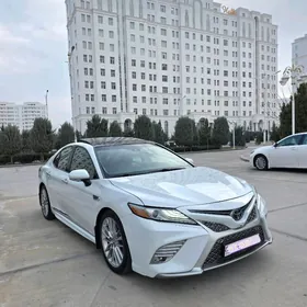 Toyota Camry 2019