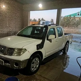 Nissan Navara 2012