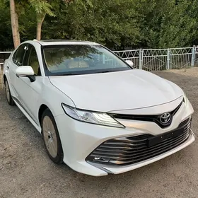 Toyota Camry 2020