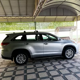 Toyota Highlander 2018