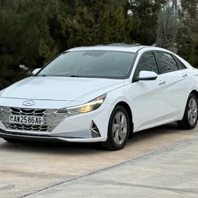 Hyundai Elantra 2022