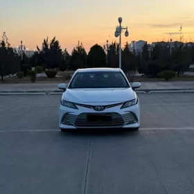 Toyota Camry 2022