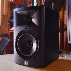 jbl lsr 305