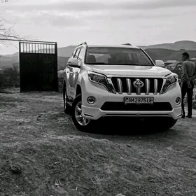 Toyota Land Cruiser Prado 2013