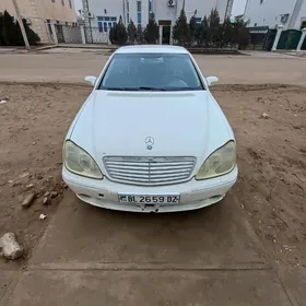 Mercedes-Benz S-Class 2001