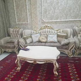 Diwan, troyka, krowat