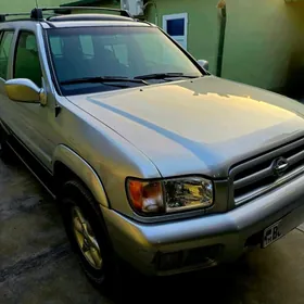 Nissan Pathfinder 2001