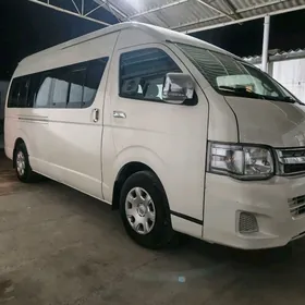Toyota Hiace 2011