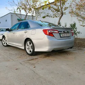 Toyota Camry 2014