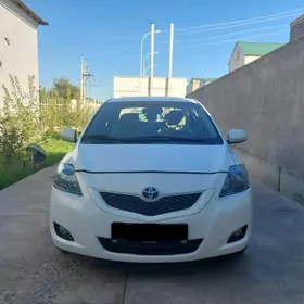 Toyota Yaris 2011