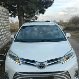 Toyota Sienna 2017