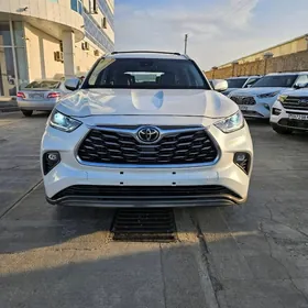 Toyota Highlander 2022