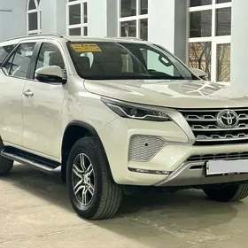 Toyota Fortuner 2022