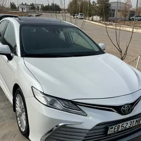 Toyota Camry 2020