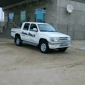 Toyota Hilux 2002