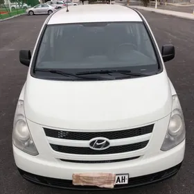 Hyundai H-1 2011