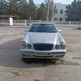 Mercedes-Benz C320 2001