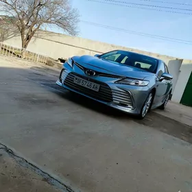 Toyota Camry 2021