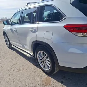 Toyota Highlander 2019