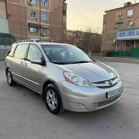 Toyota Sienna 2005