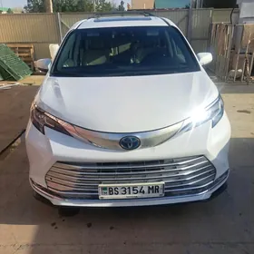 Toyota Sienna 2021