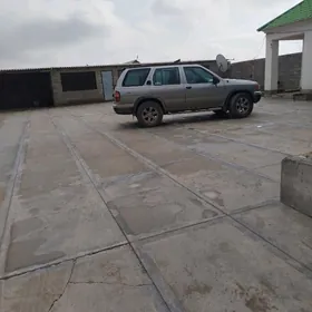 Nissan Pathfinder 1998