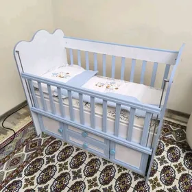 Детская Кроватка с комплектом