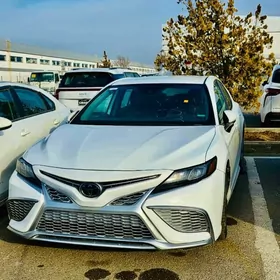 Toyota Camry 2021