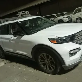 Ford Explorer 2021