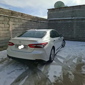 Toyota Camry 2021